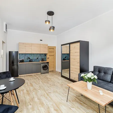 Przytulna Kawalerka W Sercu Nowej Rudy 아파트 *