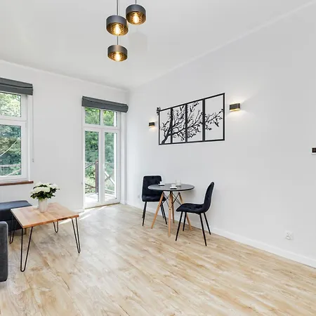 Przytulna Kawalerka W Sercu Nowej Rudy * 노바 루다