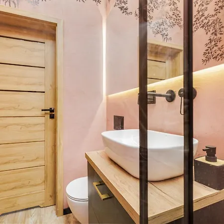 Przytulna Kawalerka W Sercu Nowej Rudy * 노바 루다